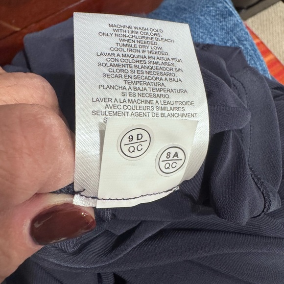 Jones New York Chic Deep Blue V-Neck Women's Blouse - Picture 9 of 9